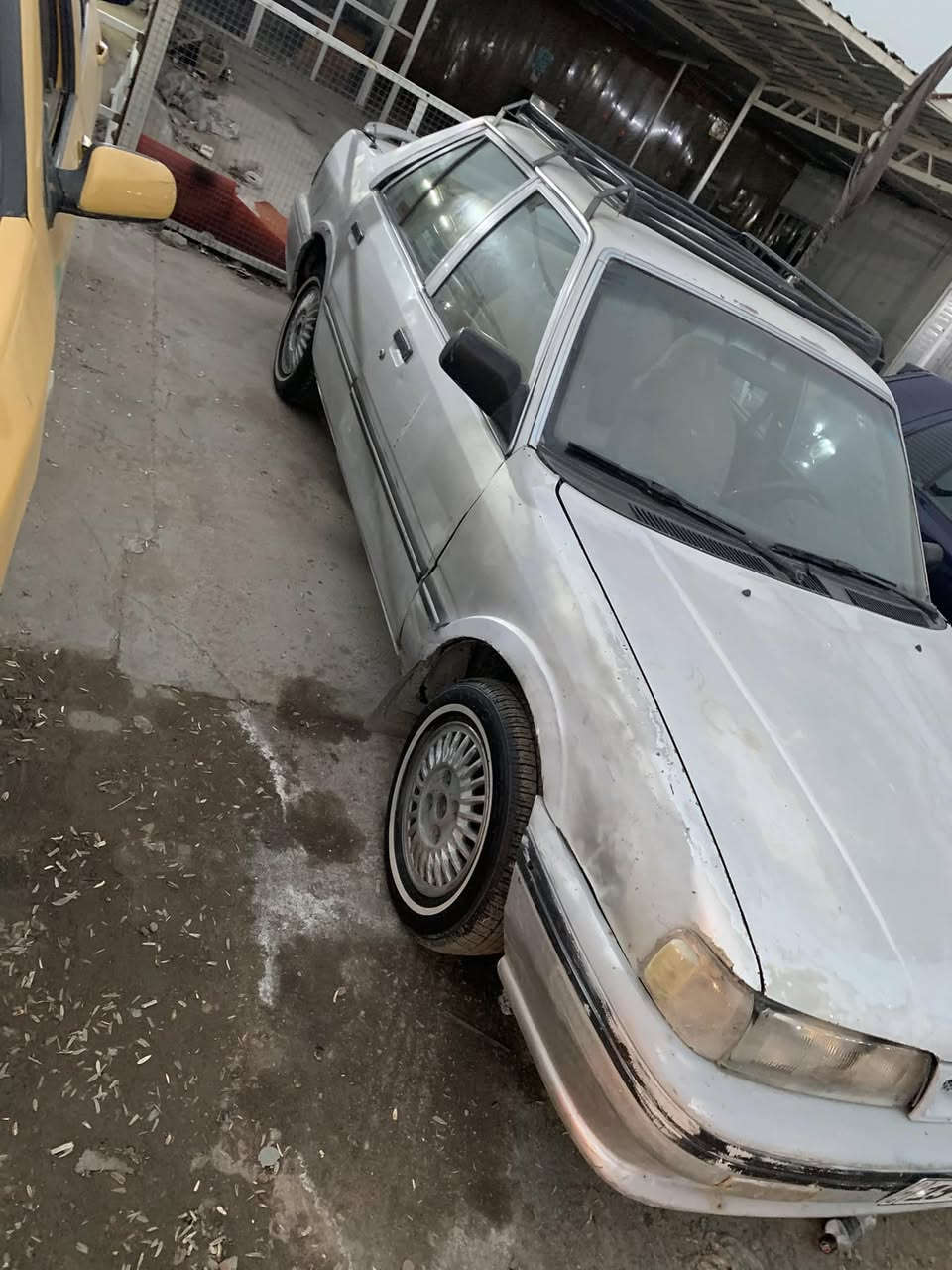 السلام عليكم كيا كابتل للبيع موديل ١٩٩٣
كير عادي سياره جاهزة نقصها كعكه مال صالصنه 
سعرها ٢٢ وبيه مجال بسيط
***********
