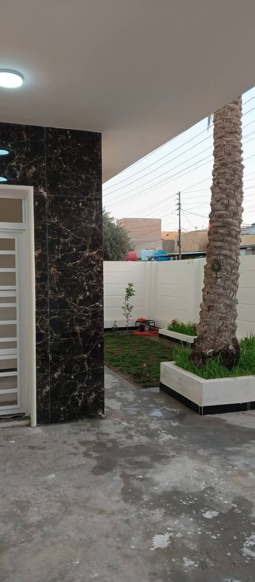 للبيع دار 240 متر طابو صرف واجه 13 2 غرف نوم بناء قديم ومرمم بشكل ممتاز مثل ماموضح بالصور تحويل مباشر استقبال 7وربع في 4وربع حديقه مع كراج بناء كله طابوق ماء مجاري كهرباء كله جديد البيت متعوب عليه العنوان العسكري القديم قريب ملعب احمد راضي ومسافه عن الجوازات تتمشه برجلك للجوازات والسوك السعر 175 تشوفه ميفيدك اعبر المنشور وجزاك الله خير للاستفسار مراسلة الصفحه او الاتصال *********** واتساب
