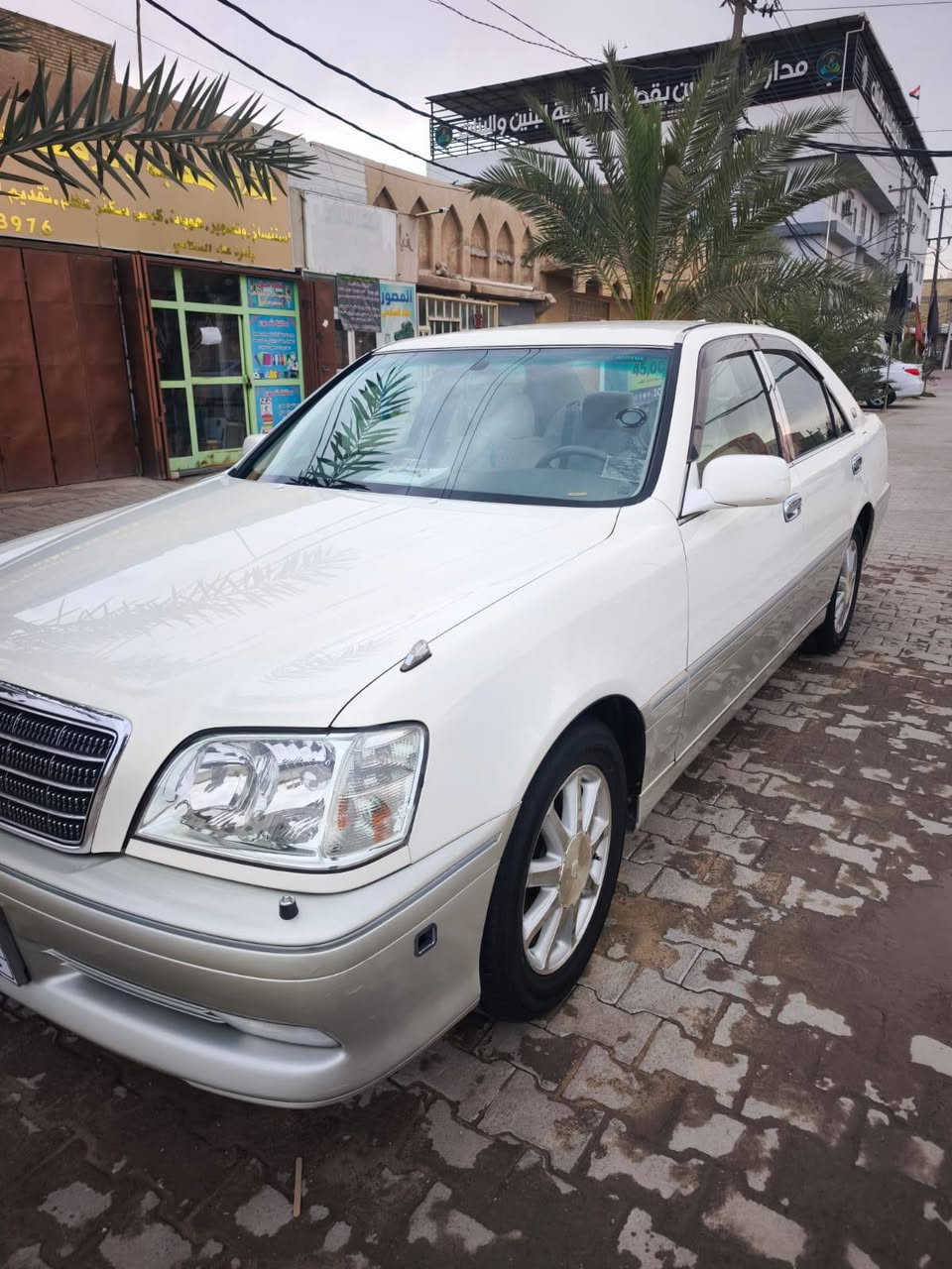 السلام عليكم ..  كراون  ((  ملكه ))للبيع.
رقم كركوك

مدفوع كمرك وضريبه وقرص واصل بكل المحافظات  هزه جديده 

تحوير فوك وجوه نجف دشبول عارف

مكينه. دي فور الكبير جديده 

شاصي 75. 

كير مكينه حداديه كله جديد 

وكاله  ثاني يوم بأسم شخص 

كفاله . كص ونقل جثه وضربة 

سياره جديده ومرتبة

✅  ♕  المواصفات ♕

✅       : 3 دكم   :

✅   كرستال اصل

✅ ستيران كهربائي 

✅  كشنات أربعه كهربائي

✅  مري شفط بلاد  

✅  كامرة خلفية 

✅  نفكيشن خرائط 

✅  تحكم  خلفي كامل بلصوت  

✅مثبت سرعه

✅ غرفة بيجي  وصاج ملكي 

✅ ويل كب نجمه

✅ غرفه مخمل وصاج ملكي 

✅تحكم استيرن 

✅ برده خلفيه 

 وبعد بيهه مواصفات ماذكرهن 😍

السعر  ‏115 وبيها مجال كلشي اكو بل سوك

وحسب النظافه 

العنوان : نجف الأشرف 

للاتصال *********** ابو حسين
