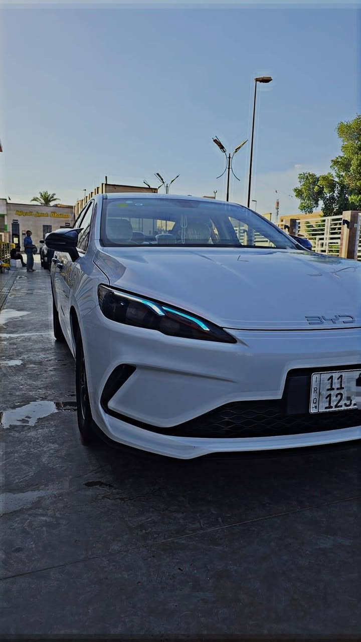 🔋 المحرك والتقنيات
• محرك 1500cc اقتصادي (Hybrid + Electric + Petrol)
 • تبريد أمامي وخلفي قطعتين
 • كير كرستاله
.داخل ابيض ملكي
 • بصمة  + كارت دخول ذكي
 • شاشة وسطية
 • كامرة خلفية
 • حساس خلفي 
💡 الإضاءة والتصميم
 • لايت زنون
 • بك لايت LED
 • ويل اسود مات 
 • داخل جلد لون أبيض
 • تحكم مقود جانبين
الملحقات :-   + كارت + شاحن + مثلث   + فوم 

((السعر 20مليون و٢٠٠ بيها مجال قليل حك الجية 
مكاني بغداد الدورة
***********
ماشية ٧٠٠٠
شادلها انارة محيطية
