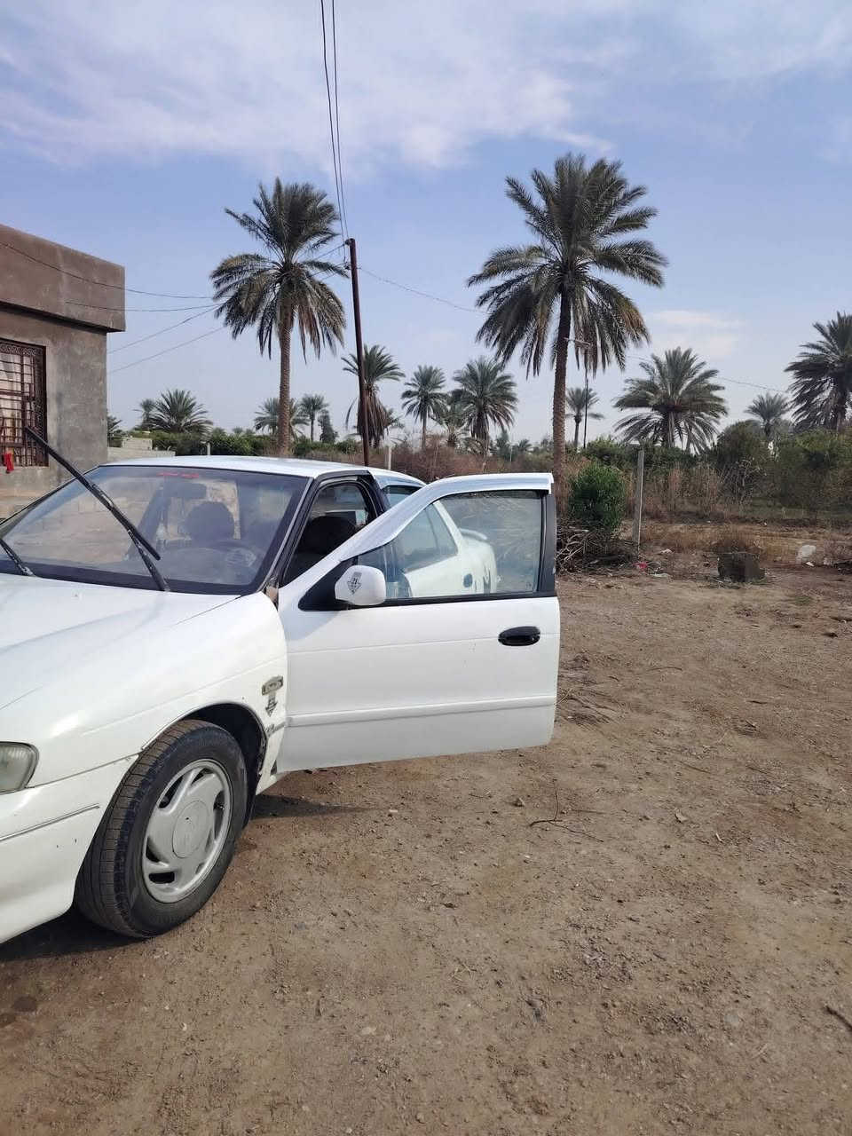 السلام عليكم سياره سيفيا للبيع ٩٥ مشروع وطني السعر ٣٧وبيها محرك كير فول الاستفسار عل م***********
