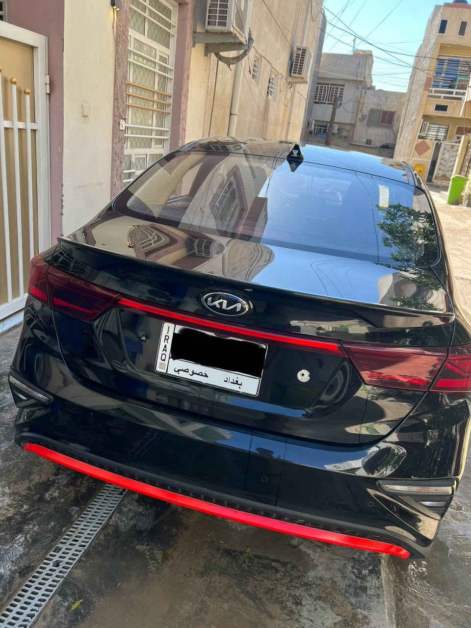 السلام عليكم كيا سيراتو موديل 2021
مواصفات فول عده فتحه كشنات تدفئه تبريد اشاير مري بصمه شاشه كامره دواره نضامين قياده وبعد مواصفات السياره ماشيه 151 كم 
حادثها باب السايق امبدل بلاد وجاملغ امامي راجع بارد رايدها ب 123$ شده وتلاثه وعشرين وقابله للتفاوض *********** هاتف
