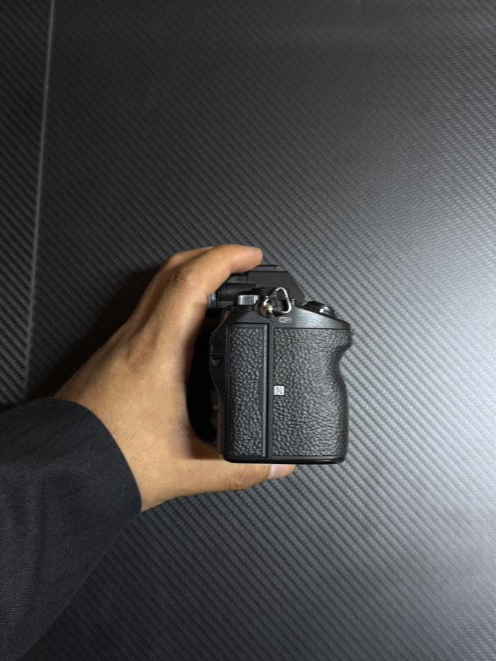 ‏كاميرا سوني مارك3 مع عدسه تآمرون 75-28 فتحه 2.8 للبيع   للستفسار ***********
