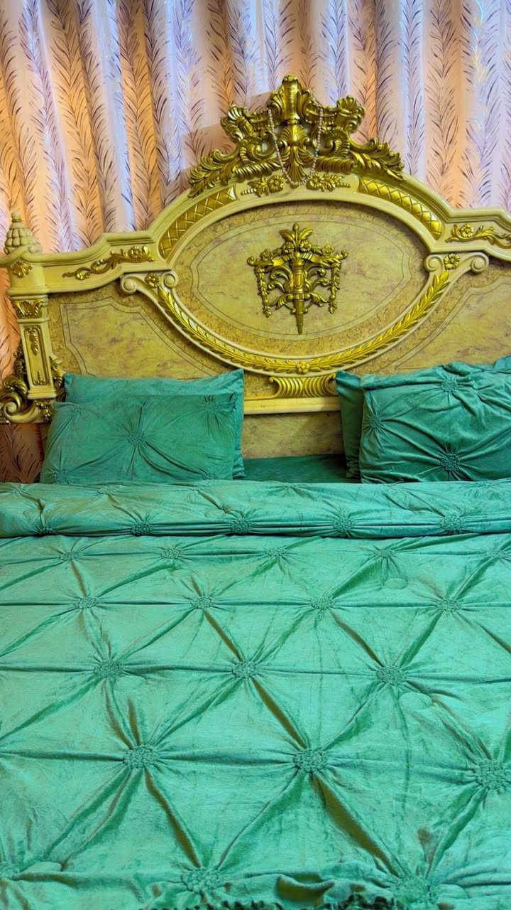 غرفه نوم مصري للبيع تكمك 
بسعر مناسب 
العنوان مدينة الصدر 
الرقم ***********
