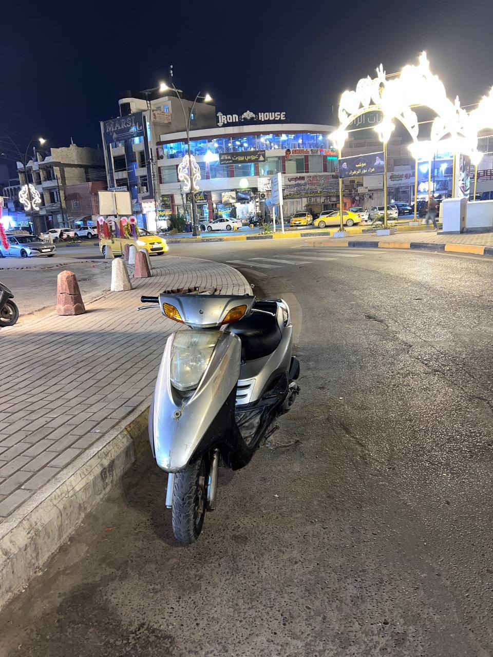 سلام عليكم اخوتي دراجه للبيع نوع بريز ياماها 140 دراجه نضيفه السعر 450 وبيه مجال بسيط المكان بغداد الصليخ  استفسار ***********
