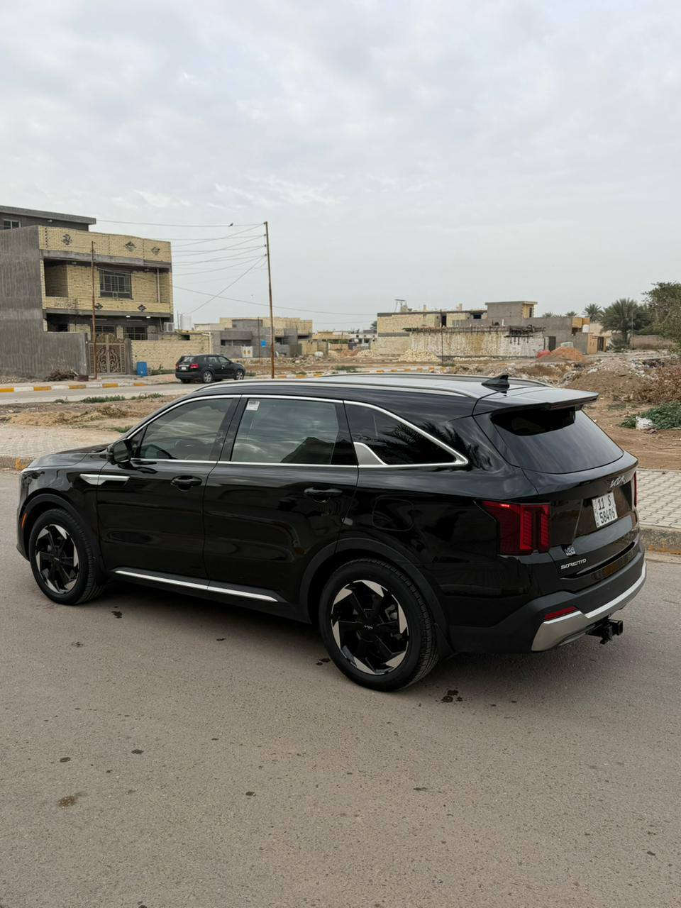 ‏KIA SORENTO SX HYBRID 2025
‏ 

‏كيا سورنتو  هايبرد + بلكن SX 2025 برستيج 

‏المسافة المقطوعه 11000mi

‏اللون .اسواد   

‏محرك. 1600 تيربو هايبرد 

‏الموديل 2025

‏مرقم بغداد 

‏

‏                  ======= الاضافات👇👇 ======

‏  

‏فتحة بانوراما 

‏شاشة كبيره نفكيشن 

‏رادار امامي

‏ مانع تصادم

‏مانع انزلاق 

‏تحديد مسرب .

‏نقطة عمياء .

‏تصحيح مسار 

‏بصمه تشغيل 

‏بصمه ابواب 

‏كاميرا خلفيه 

‏كاميرا عداد 5 

‏كاميرا 360

‏طارة مدفية 

‏تشغيل عن بعد سياره 

‏كراسي مدفية + مبرد 

‏كراسي كهرباء عداد 2 

‏كراسي جلد 

‏كراسي ذاكره 

‏كراسي 7 راكب 

‏مثبت سرعة

‏تحكم ستيرن

‏شاحن وايرلس

‏هاند بريك كهربائي

‏حساسات خلفيه + اماميه 

‏حساسات مانع تجاوز 

‏ويل قياس 19

‏دفع رباعي 

‏باب خلفي كهرباء 

‏اضويه امامي زنون LED

‏اضويه خلفيه LED

‏كشافات LED

‏دفع رباعي 4X4

‏نظام GPS+خرائط 

‏كندشن مركزي امامي او خلفي 

‏وبلوتوث 

‏مدخل USB+ AUX

‏ 

‏

‏🚗🚗حادث السياره كما موضح في الصور باب مبدل اصلي نفس اللون  صبغ جاملغ فقط 🚗🚗 صور الحادث بالمنشور

‏باسمي و تحويل ثاني يوم 

‏باقي تفاصيل

***********
