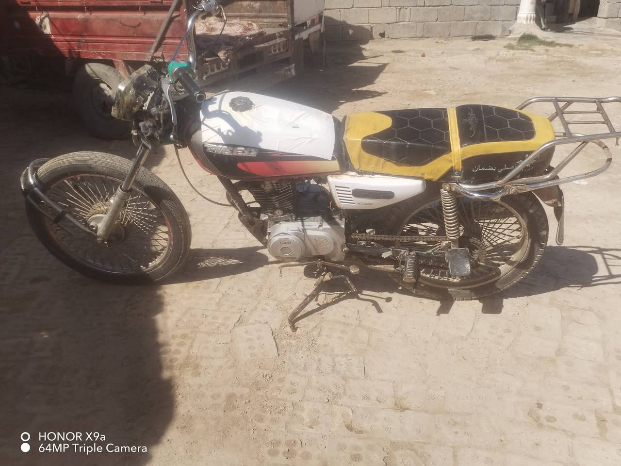 سلام عليكم دراجه لتايكر لبيع محرك خير من الله دراجه مجفته جديد وراق مابيه ديالى ابو خميس *********** سعر ٢٥٠ وبيه مجال شي قليل
