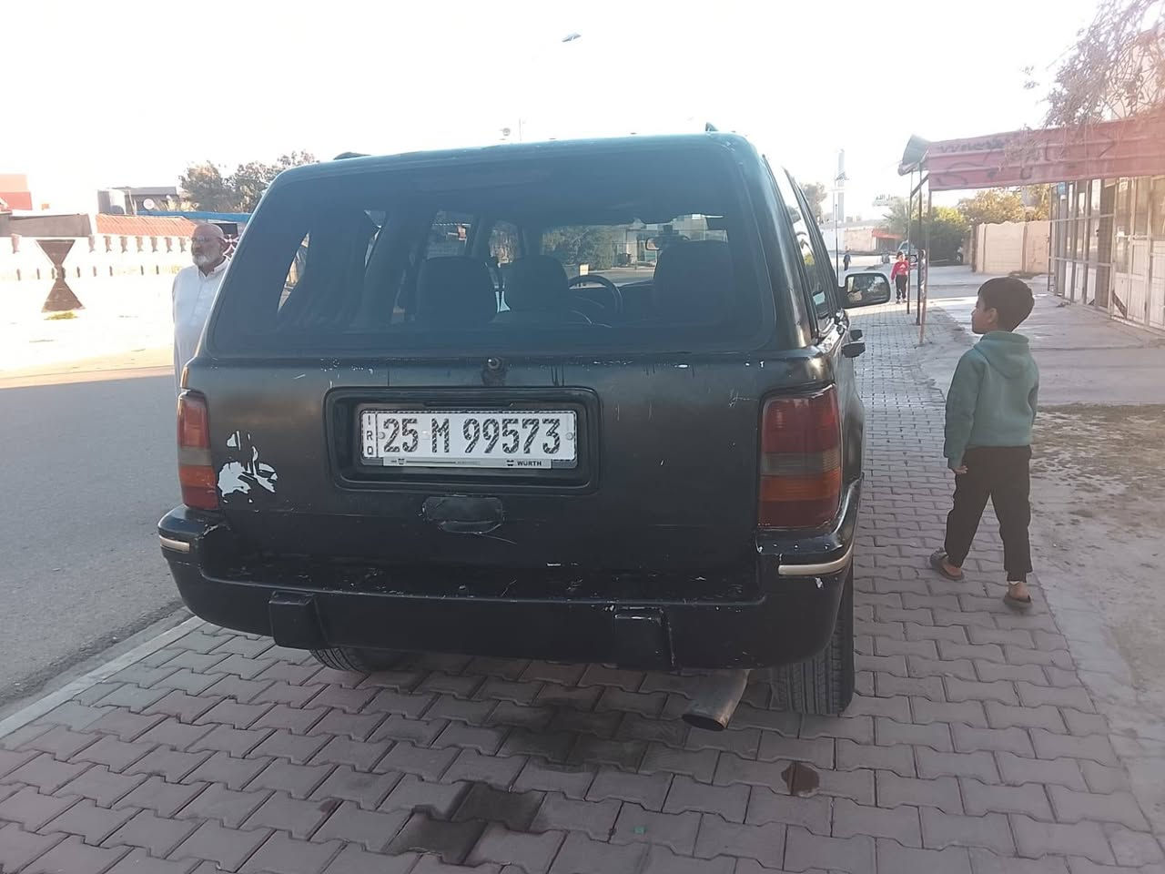 السلام عليكم
جيب شيروكي موديل ٩٥
بسمي سنويه لحد ٣٠
رقم نكليزي كركوك
والسياره موجوده بكركوك
كير و محرك وصدر شرط
محرك ففتي ٣٠٠٠
بطاقه بانزين بيها
تخم تاير جديد
شاشه وقفل مركزي
كهربايئت كل شغاله 
سعرها ٤٠ وبيها مجال
*********** واتساب
*********** اتصال
