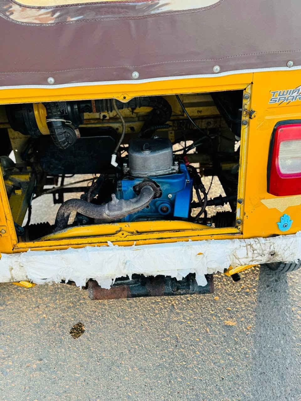 سلام عليكم تكتك عشرين للبيع  شهر سابع وكيله شاكر تكتك وراق مامرقم بيه ضربه بل لغد اليسر والغد ثاني بيه ضربه شبر تقريبن وستوني ذابله گلجات ودبلالت سعر 5000وثمنميه مكاني المجر الكبير فيس ماتواصل هاذ رقمي ***********
