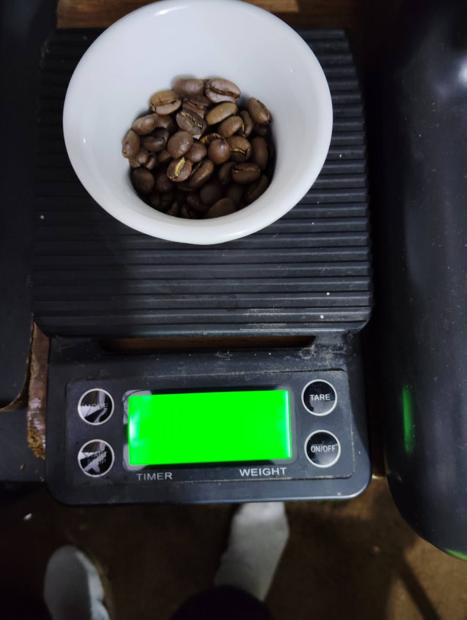 السلام عليكم اغاتي ..
عفية والله أهل الحلة ..
اليوم صباحا ولأول مرة اجرب خلطة اسبيرسو مختصة لمحمصة في مدينتي مدينة الحلة ..
بإدارة الشاب الجميل علي الشريفي .. كانت فعلا أناقة ونيافة في التحضير لاتقل جودة ونكهة عن المحمصات التجارية المعروفة ..
والمفاجئة الأخرى لديهم أيضا كل انواع المنتجات للقهوة ومن دول مختلفة ،، وايضا يدعو من يريد أن يعطيه خلطته الخاصة لتخصيرها ..
عفية والله محمصة الأصالة العربية ..
علما أن أسعاره منافسة وهي الأخرى مفاجئة ..
اترك لكم عنوان السيد علي للتواصل مع الهاتف ..
Ali Alshrefe ..
ورقم هاتفه
‪0783 171 9394‬‏
