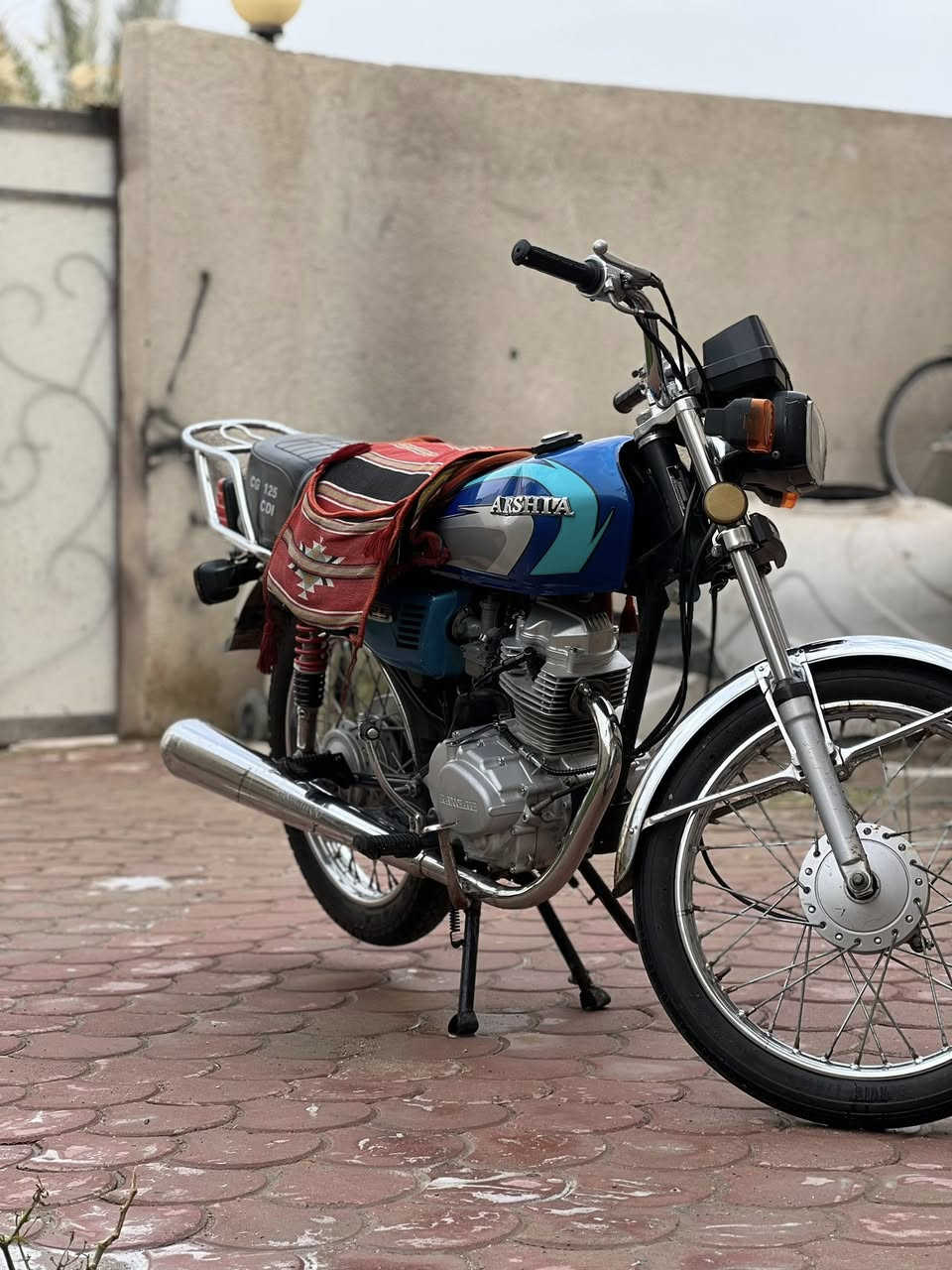 دراجه إيراني ارشه اصلي اوراق اصولي موديل 2021 بوري رفيع  السعر 675 وبيها مجال مكان كربلاء شارع السيده زينب (ع) قرب فندق البارون ***********
