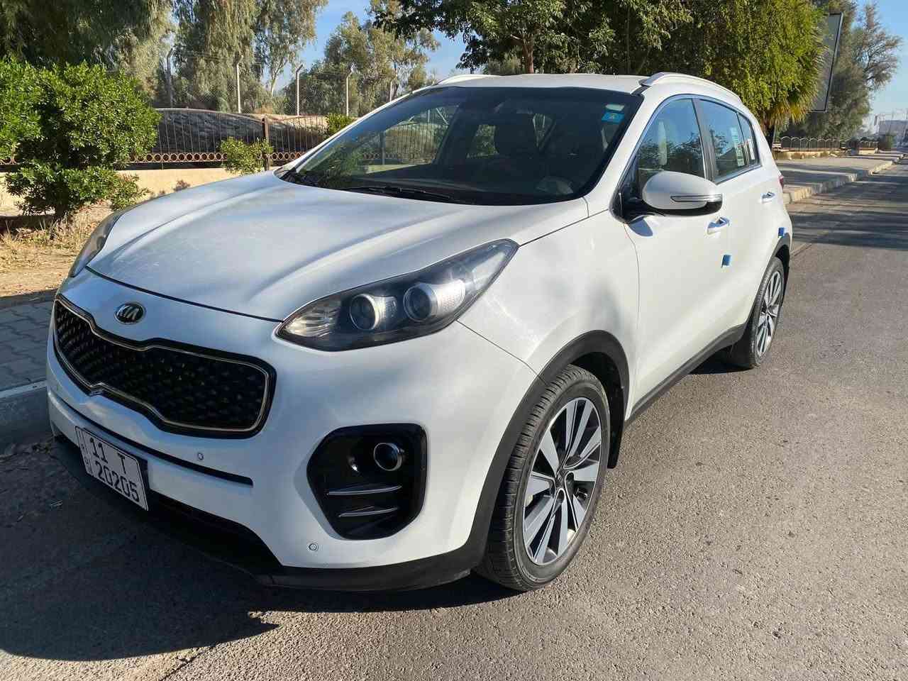 سلام عليكم للبيع  كيا سبورتج 2017 خليجي مكفول من الصبغ رقم بغداد ابـ اسمي  رقم مميز 
بصمة ابواب 
بصمة تشغيل 
حساسات اماميه 
حساسات خلفيه 
مري شفط 
ترحيب عند التقريب من السياره
جنطه كهربائي 
كامره خلفيه 
ثلاث انظمه قيادة سبورت ايكو عادي
أشاير بل مري 
ويلكب حجم 19
محرك 2000 دوش
تحكمات ستيرن جهتين 
تبريد قطعتين امامي خلفي
تبريد ❄️ وتدفئة ☀️ 
سنويه وهزه جديد لحد 2030 السونار موجود 
مكاني - ديالى- بعقوبة 
السعر 180  وبيه مجال 
الاستفسار ‭٠٧٧٢ ١٧١ ٢٣٩٥‬ بعقوبة, ديالى
