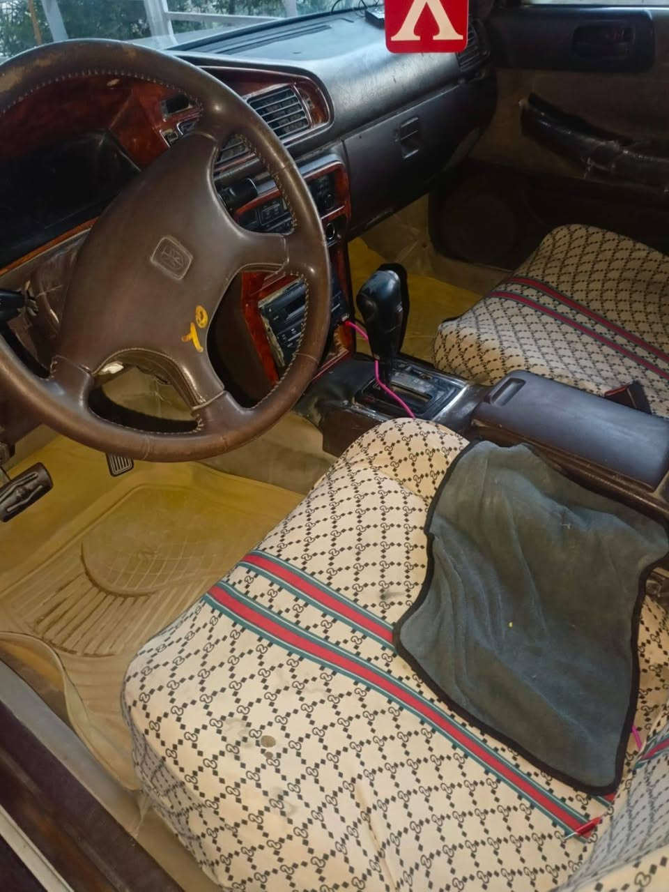 سلام عليكم مارك عضم للبيع او مراوس حسب قناعه
ابيع سويج الكير مايعشق مكينه ثنين ونص مال بطه
سعر 40وبيه مجال رقم انكليزي الانبار باسمي مداور ثاني يوم وين مايعجبك


**إذا كنت صاحب هذا الإعلان وتريد حذفه لأي سبب، رجاءا أرسل رسالة إلى الدعم الفني**