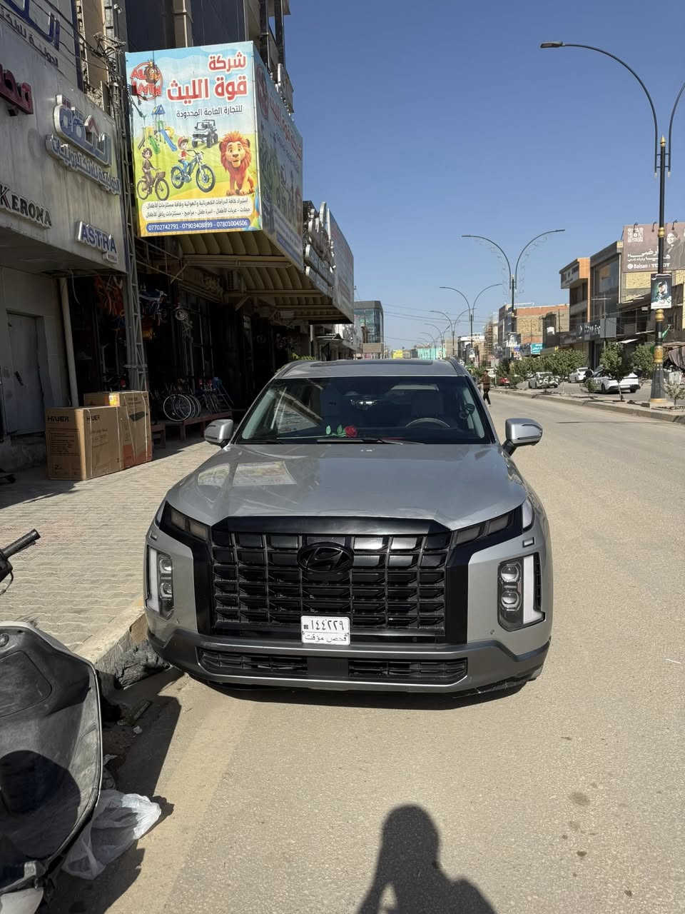 السلام عليكم 
هونداي بلسايد 2024 ما مرقم

حجم المكينة 6 سلندر 3800 

٤ كاميرات محيطية ٣٦٠ درجة

رادارت أمامية وخلفية وجانبية

فتحة سقف

كشنات كهرباء خزن وضعيتين مع تدفئة وتبريد المقاعد الامامية والخلفية

 ٤ وضعيات قيادة 

 تحديد مسار 

 صندوق كهرباء 

 بردات ابواب خلفية

تشغيل عن بعد

3قطع تبريد

حساسات أمامية وخلفية

دشبول شاشة ديجتل

دخول بصمة ذكي

سايد بريك كهربائي 

أوتو هولد + نقطة عمياء

شاحن لاسلكي

مثبت سرعة

مرايا جانبية هيتر + تعتيم

التشغيل والتوقف التلقائي

شفتات  ستيرن على المقود

حساسات نقطة عمياء + مساعدة تغيير المسار

نظام الثبات الالكتروني

نظام التحكم بالفرامل

نظام التحكم بالسحب

نظام التحكم بالسرعة 

نظام حساس ضغط الاطارات وحرارة الاطارات

نظام تحذير من الاصطدام

نظام مكابح طوارئ

وسائد هوائية عدد 8 

نظام الصوتي سستم 

 سياره كلشي ما مبدل بيها فقط خشم البنيد صبغ كما موضع بالصور و الجاملغ الخلفي بارد و تكحيل كما موضح بالسونار 

سعر 285
***********

مكان السيارة /  بابل الحله
