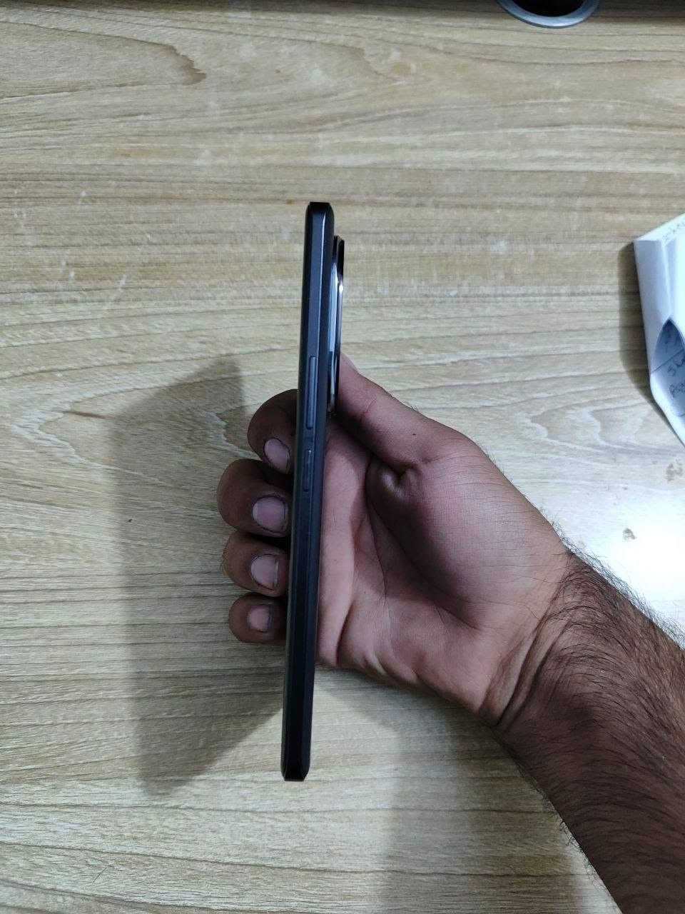 📱 للبيع HONOR 200 Pro – أسود (512GB)
الجهاز بحالة ممتازة جداً، لون أسود أنيق، استخدام شخصي ومحافظ عليه، خالٍ من المشاكل والأعطال.
✅ سعة تخزين 512GB
✅ شاشة AMOLED 120Hz
✅ كاميرات احترافية بدقة 50MP
✅ بطارية قوية مع شحن سريع 100W
✅ أداء ممتاز للألعاب والاستخدام اليومي

... مراوس فقط


**إذا كنت صاحب هذا الإعلان وتريد حذفه لأي سبب، رجاءا أرسل رسالة إلى الدعم الفني**