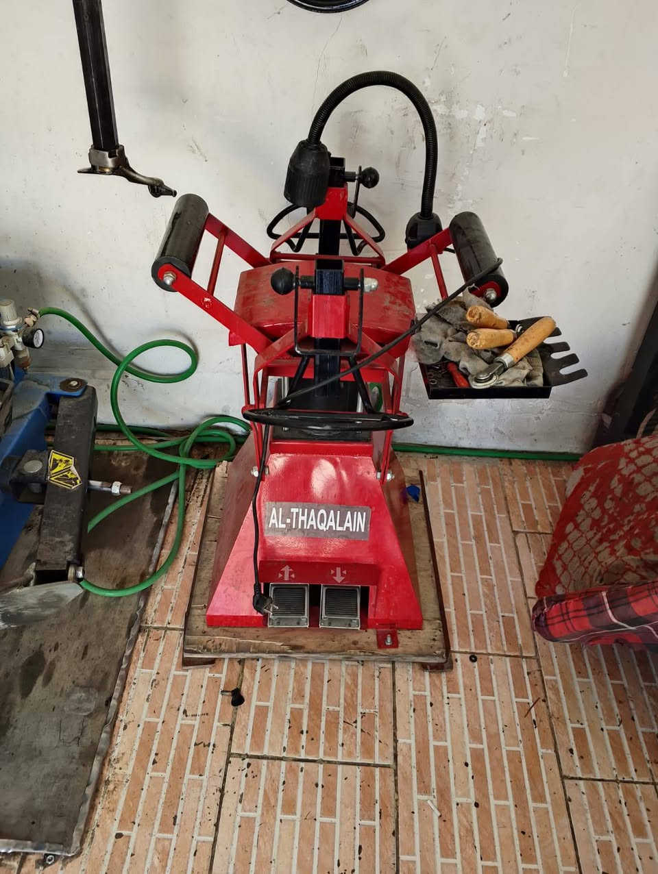 محل بنجرجي البيع غراض جديده صار شهرين استخدام وياهن ركع وميز زغير متحرك كربلاء ***********
