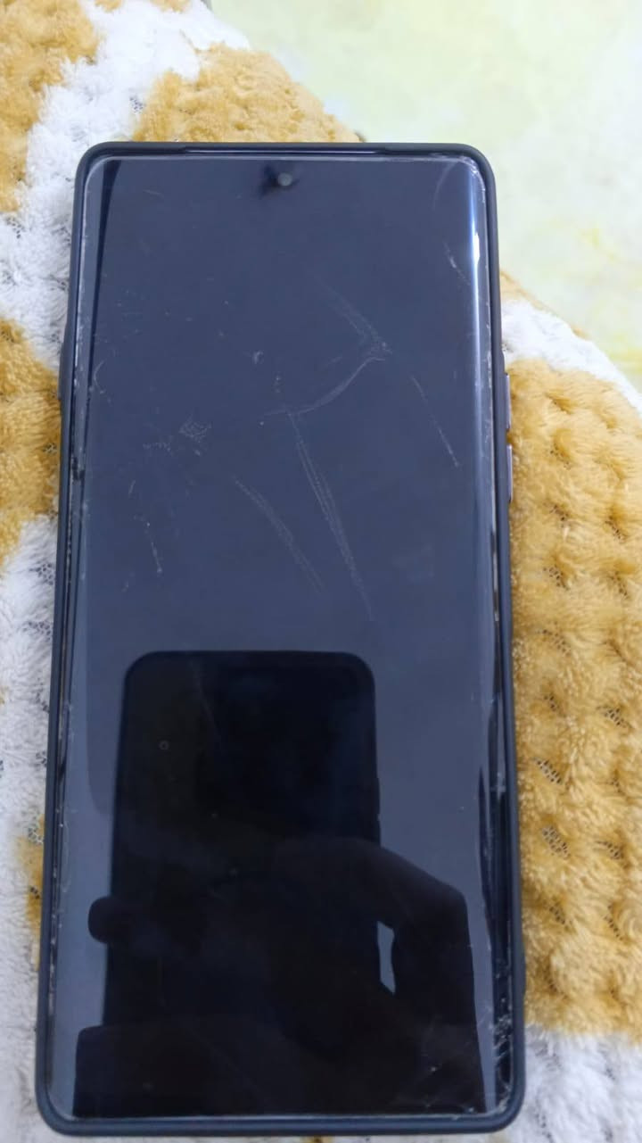 سلام عليكم متاح تكنو كامون ذاكره 256 تصويره حلو ومعالجة قوي يشغل بلبوبجي 90فريم ماصلي هواي من ماخذه موبايل مثل ما بصوره شاشه بيه فطر وبين الفطر جي عايف ضد الكسر فوكه كلشي مامبدال بيه ويا ملحقاته


**إذا كنت صاحب هذا الإعلان وتريد حذفه لأي سبب، رجاءا أرسل رسالة إلى الدعم الفني**