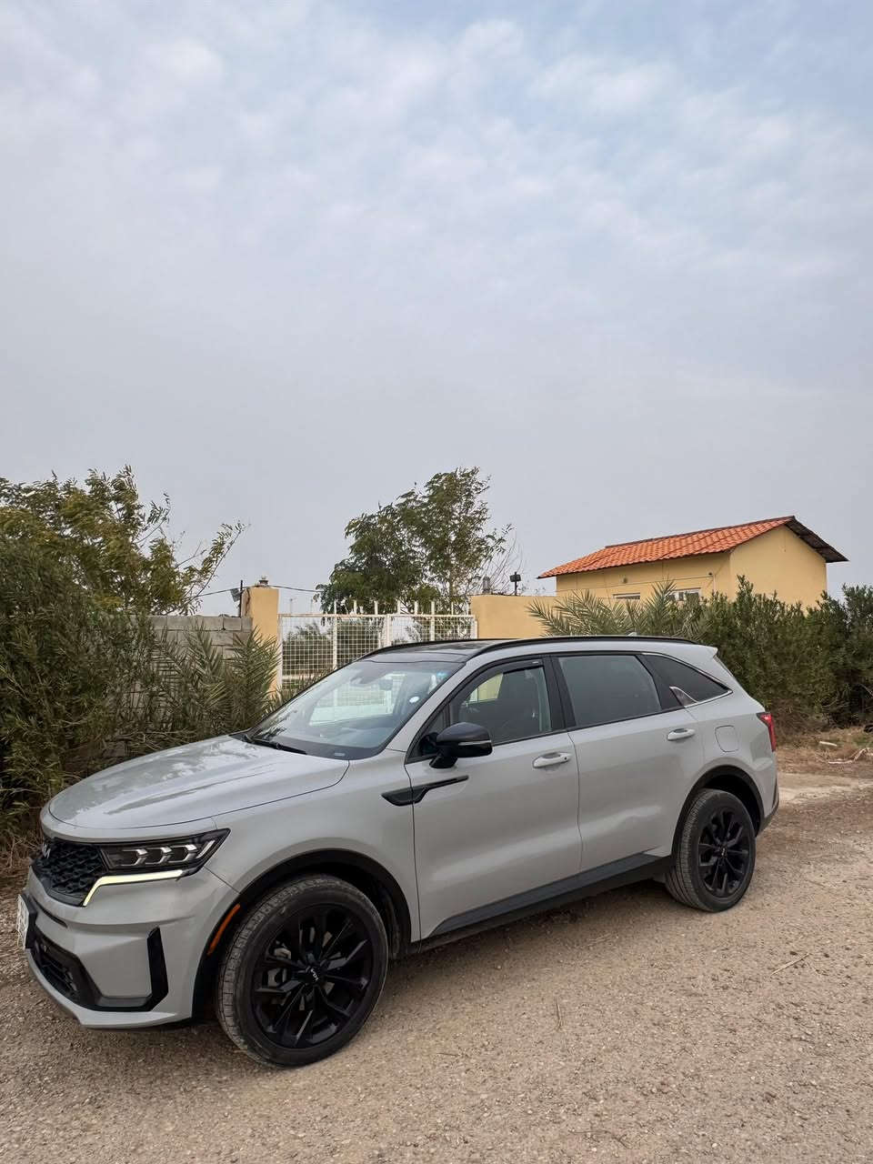 السلام عليكم 
سورنتو 2023 وارد أمريكي 
حادثها قطعتين بدون دواخل والحادث و السونار مرفق 
ماشية ٩١ ألف كيلو او 57 ألف ميل 
رقماها بغداد 
محركها 2500 تيربو 
قوة حصانية 293 
السيارة جاهزة مابيها كل نقص إدامة كاملة 
مواصفاتها فول EX    VIP
بنروما 
رادار امامي او خلفي 
قيادة ذاتية 
تحديد مسار 
تشغيل عن بعد 
هند ايريك دكمة 
أربع وضعيات قيادة
فور ويل 
حساسات 
توقف ذاتي 
تدفأة بالكشنات
تحديد سرعة
شاحن لاسلكي  
السيارة بيها هواي مواصفات (معروفة EX فول مواصفات)
 مكانها ديالى ناحية كنعان 
للاستفسار ***********
سعرها 245وبيها مجال
