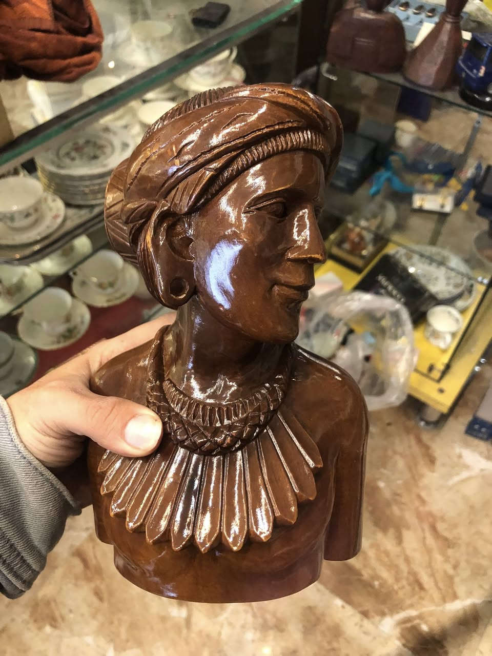 قطعتين عالميه مصنوعه يدويا  خشبي بارز    السعر قفل ٨٠ الف نهائي


**إذا كنت صاحب هذا الإعلان وتريد حذفه لأي سبب، رجاءا أرسل رسالة إلى الدعم الفني**