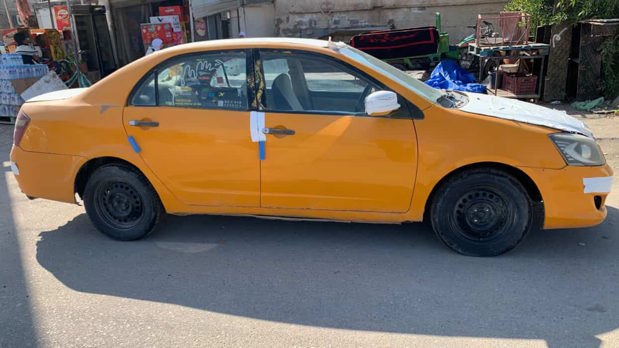 سلام عليكم جيلي موبل مديل ١٣ 
مكينه جديده كير جديد حداديه حلوه السعر ٢٠ وبيها مجال العنوان بصره الجمهوريه رقم تلفون ***********
