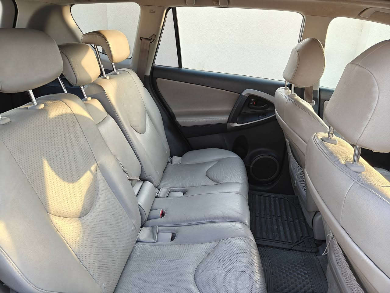 السلام عليكم راف فور موديل 8 بيها 4 قطع صبغ رقم بغداد فول مواصفات 6 سلندر كشن كهرباء سلايت كشنات جلدالسعر 100$ قفل هاتف ***********
