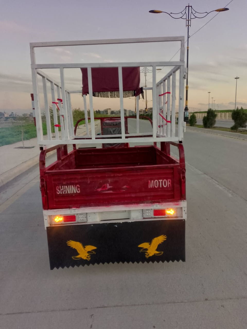 سلام عليكم ستوته للبيع موديل 18 محرك 18 شاصي شرط لا باج ولا فطر منفيس بيها وايرمنيه كلها شرط من الدعاميه للدعاميه 
نضيفه حيل السعر 1300 مليون و300 بيها مجال قليل رقمي ***********
***********
