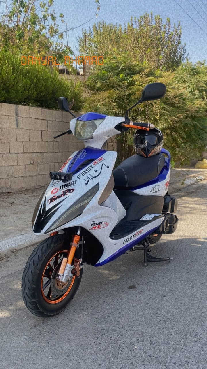 سڵاو ئەم ماتۆرە ماکس ئۆتۆماتیکە سینیە بۆ فرۆشتن هیچ کێشەیەکی نیە و مەکینە کەپسە مەکینە ١٢٥cc مۆدێل٢٠٢٢
ئەقدی هەیە و ئەتوانی بیکەیتە ناو خۆتەوە

کارەبایتی مەزبووتە و هیچ خەلەلێکی کارەبایی نیە 
شکاوی نیە
دوکەڵی نیە 
ڕۆن نادا 
مەکینەی عەزێت نەدراوە
ڕۆنی خراپی تێ نەکراوە
شاشە ئەلکترۆنیە
هەردوو تایەکەی تازەیە 
کابرێتەرکەی تازە بۆ گۆراوە
قایشی تازە بۆ گۆراوە
سلف و شقارتە و پلاکی تازەیە 
بە یەک سلف ئیش ئەکات
لایت و ئیشارەت و بەگلایت ئیش ئەکات زۆر بەقوەتە و هیچیان نە کز بووە نە سوتاوە
بێ مەسرفە و زۆر مەزبووتە

تەنها ٩هەزار ڕۆیشتوە

(٦٠٠ هەزار و معامەلەیەکی کەم)

(ناونیشان ناحیەی پیرەمەگروون نزیک سلیمانی)

هەرکەس حەزی لێبوو یان موشتەریە با نامە بنێرێت یان تەلەفون بکات لە خزمەتیا ئەبم
(***********) السليمانية, العراق
