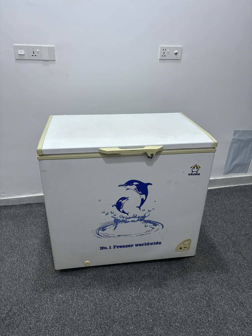 مجمدة للبيع نظافتها ١٠٠٪؜ ما داخلة تصليح ابداً وتجميدها ممتاز مابيها اي خلل السعر ع الخاص


**إذا كنت صاحب هذا الإعلان وتريد حذفه لأي سبب، رجاءا أرسل رسالة إلى الدعم الفني**