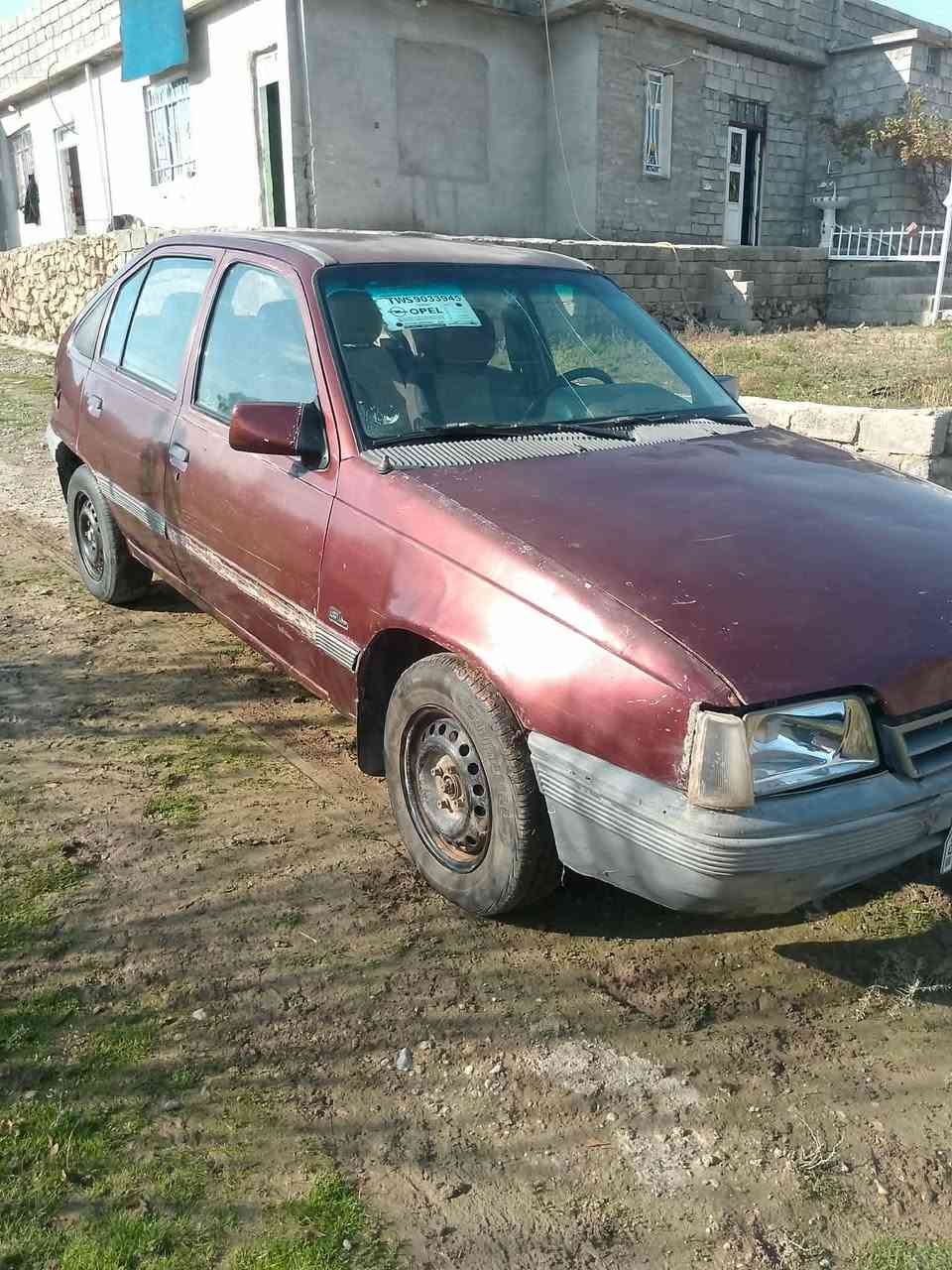 اوبل كاديت حجم 16محرك وكير وصدر كلو شرط سيارة طبه نكرة سلف وين ماتريد روح بيهه رقم  نينوي الماني شرط التحويل الشرعي متوفي بس ماعندو قاصرين اسيارة حلوة السعر 20ورقه ترهم مقدمه 10والباقي اقصاد ومراوس ترهم حسب القناعه الشراي يتصل على رقم الهاتف ***********الي موشراي يتخطه النشر رجا
