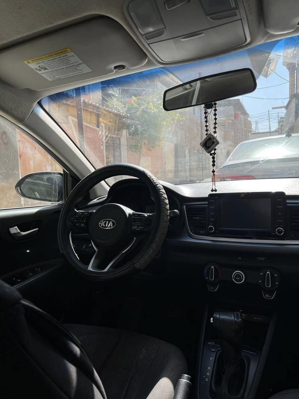 للبيع — Kia Rio 2019
السلام عليكم
سيارة للبيع: ***********

كيا ريو 2019 S
الموقع: البصرة
الممشى: 99 ألف ميل

المحرك: نظيف جداً 1.6
الكير: أوتوماتيك (6 سرعات)
التبريد: ممتاز
التدفئة: شغالة

الحالة:
السيارة ما بيها نقص
استخدام يومي مرتب
جاهزة للاستخدام
قطعه صبغ 1 بنيد ولباقي كفاله

البنزين: محسن
الرقم: بصرة حرة كاملة + باسمي

السعر:115 وبيها مجال
