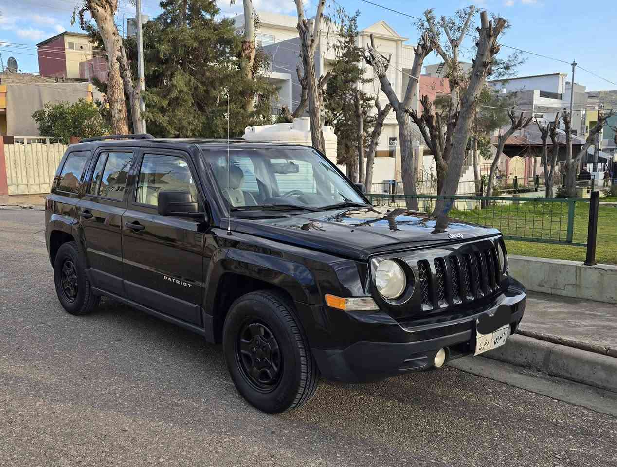 جیب پاتریوت 2016  محرک 20   کیر محرک مکفول بیە قطعتين شوية من جاملغ خلفي جهة  سايق  و بدون دواخل بدون ارباك   منفذ ابراهيم خليل  السعر 110 ورقە ***********
