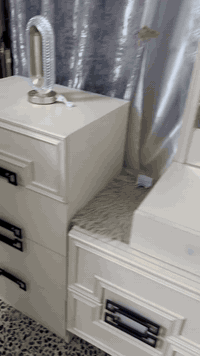 السلام عليكم عندي غرفه مال نوم تركيه جديده مامستعمله فقط اشتريتها وشديتها ابد ماستعملتها ام ال10قطع أبيع مع الدوشك السعر 850 امانت الله أخذته قبل أسبوعين بل 3 ملاين وربع مكاني بغداد الوشاش رقمي ***********
