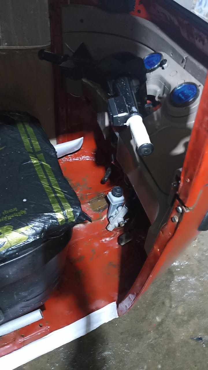 السلام عليكم 
تكتك لبيع 
موديل 2018 
اوراق اتكفلك الترقيم 
تكتك مصبوغه جماليه 
محرك 20 
اكسن جديد 
تكتك خير من الله 
مكاني ديالى 
السعر 3500وبيه مجال 
*********** رقم الهاتف
