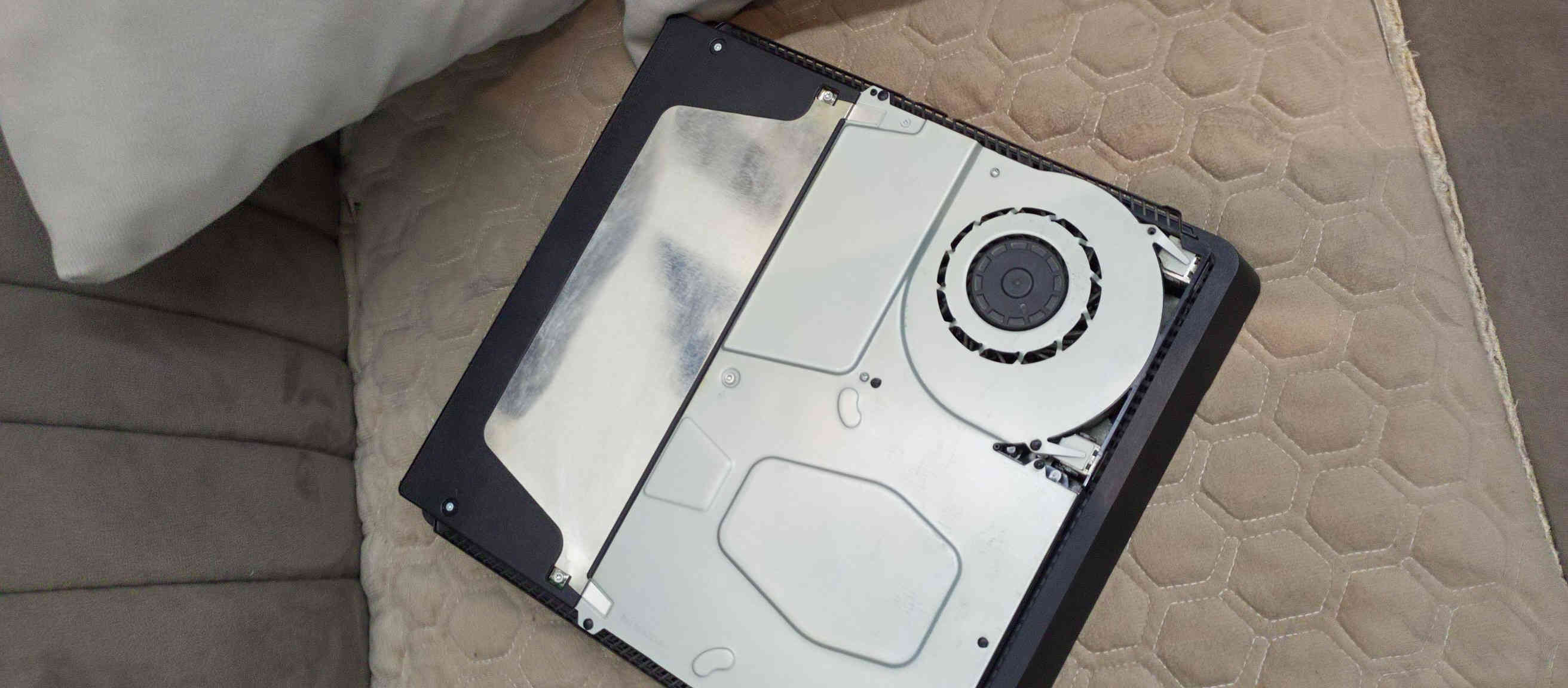 بلاي 4 سليم اون لاين للبيع السعر 350 وبما مجال قليل للطيبين مكان موصل الرقم الهاتف*********** نظيف 100%
