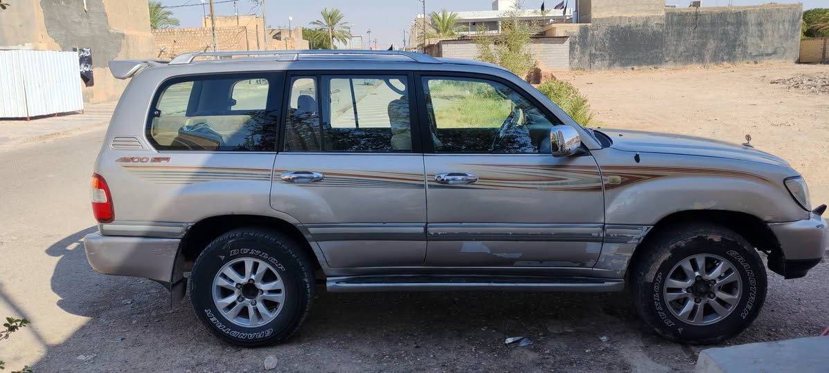 السلام عليكم لاندكروز للبيع 
موديل ٢٠٠٢ جاهزه مصبوغه عام واكعه عليها قمريه
كير عادي كير مكينه مكفولات
السعر ٩٠ وبيها مجال بسيط
واسط قضاء بدرة
***********

