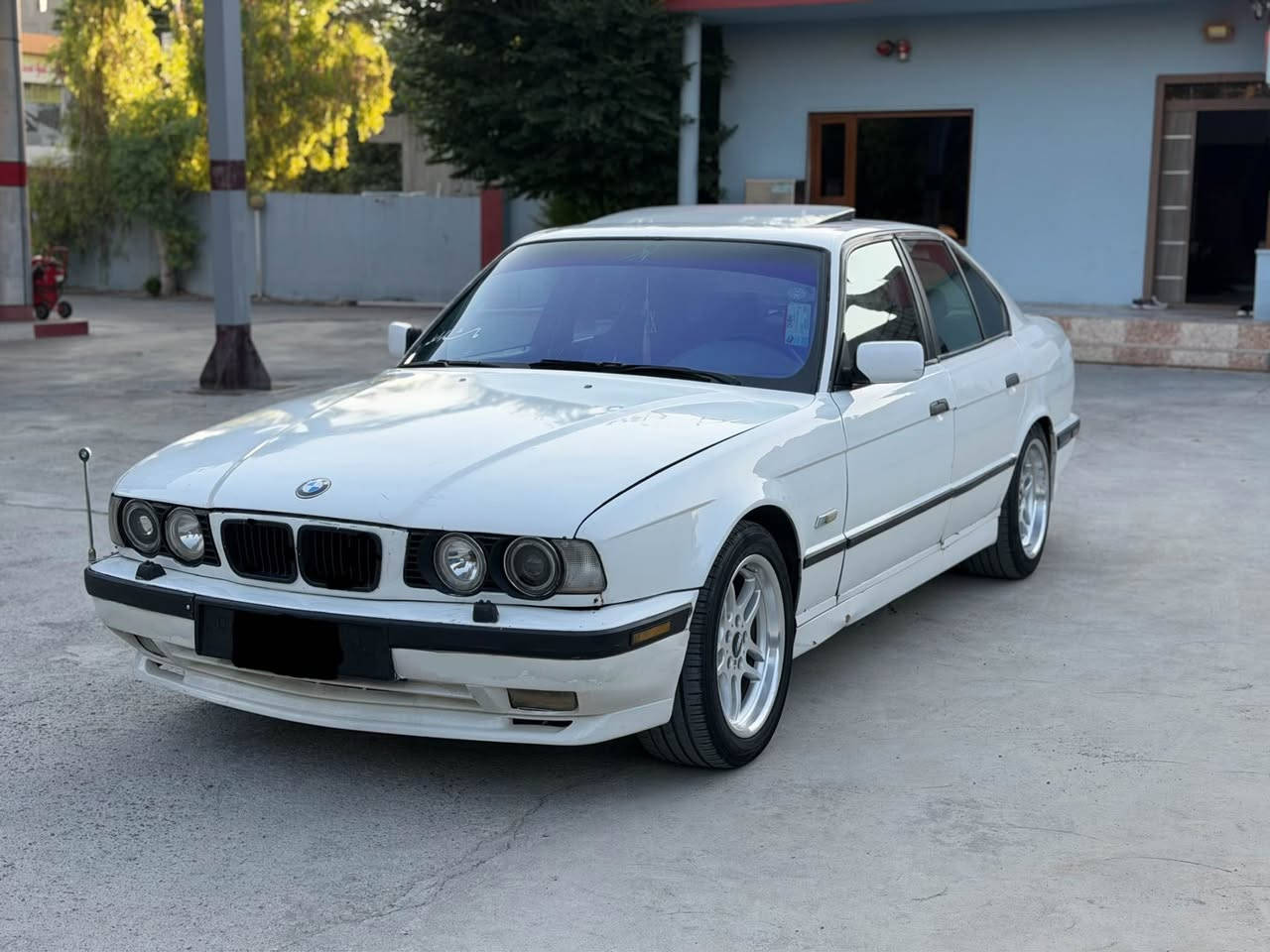 BMW 1992 520I V6
باج ئاسایش رسم بە شەرتی ئەوەلیات
فول مواسەفات
ناو سپی
پێش گەورە
سلاید
تەبرید
دەبل پەرەشوت
دەبل چەکمەج
کامل کرایتە سپۆرت
لایت ئەلقە
گێر و مەکینە و ئارم و ئەوەلیات بەشەرت
موس و براوە بەشەرت
37$ کەمەک مجال
*********** سوران, أربيل
