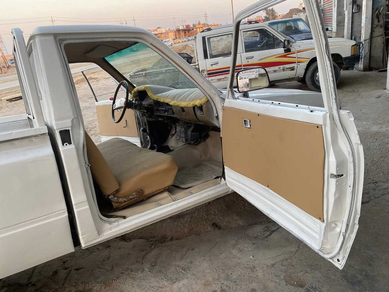 سلام عليكم للبيع تيوتا بيكم ٨٠  تعمير جديد دوشمه جديد صبغ عام جماليه كير اكسن شاصي خير من الله بس محرك بي شويه دخانه تحويل مباشر رقم ديالى صدامي  لاستفسار اتصل *********** مكاني ديالى جلولاء
