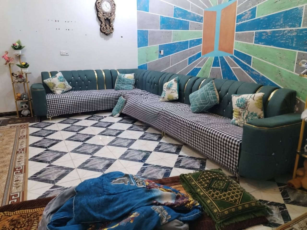 بيت للبيع زراعي بستان ال جايد 

مقابل حي صناعي

لمساحه 250م

بناء درجه اوله

تاريخ لبنا 2020

بيه ٣ غرف وبراني ومطبخ وطارمه وتهويه على طول لبيت

وحمام داخلي وخارجي

كهرباء ومودلد نبير

وشوارع كله مقرنص ومجاري كامله

وعرض شارع 12م

وقريب على شارع العام

سعره 90وبيه مجال


**إذا كنت صاحب هذا الإعلان وتريد حذفه لأي سبب، رجاءا أرسل رسالة إلى الدعم الفني**