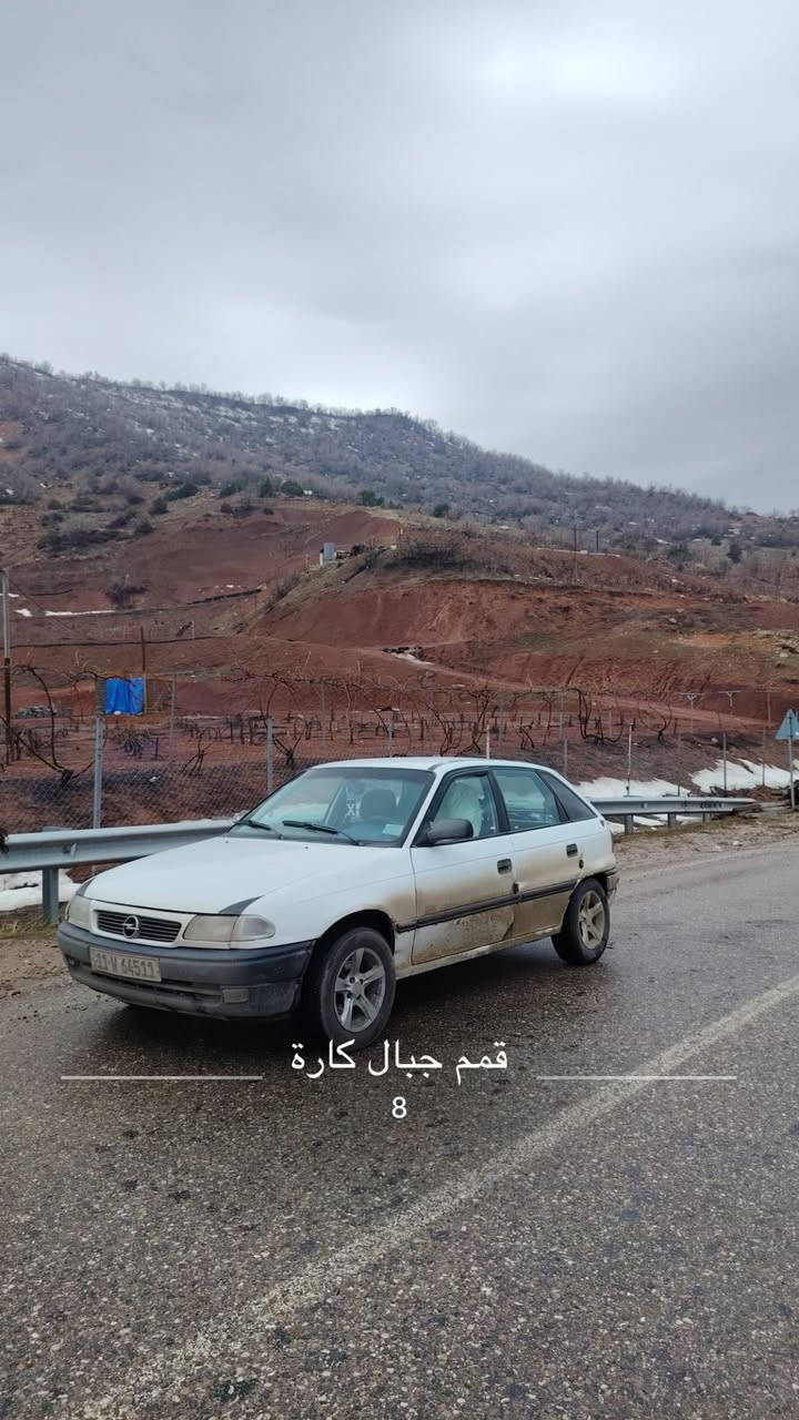 السلام عليكم 

موديل١٩٩٢ 
حجم المحرك١٨ كير ومحرك وطخم شرط 
كوبون بنزين موجود
باسمي تحويل مباشر 
رقم بغداد مشروع وطني 
بيها تبديل جاملغ وتصليح دوائر  فقط
السيارة جديده وجاهزة كلشي بيها جديد

*********** الشراي يتصل ويدلل
