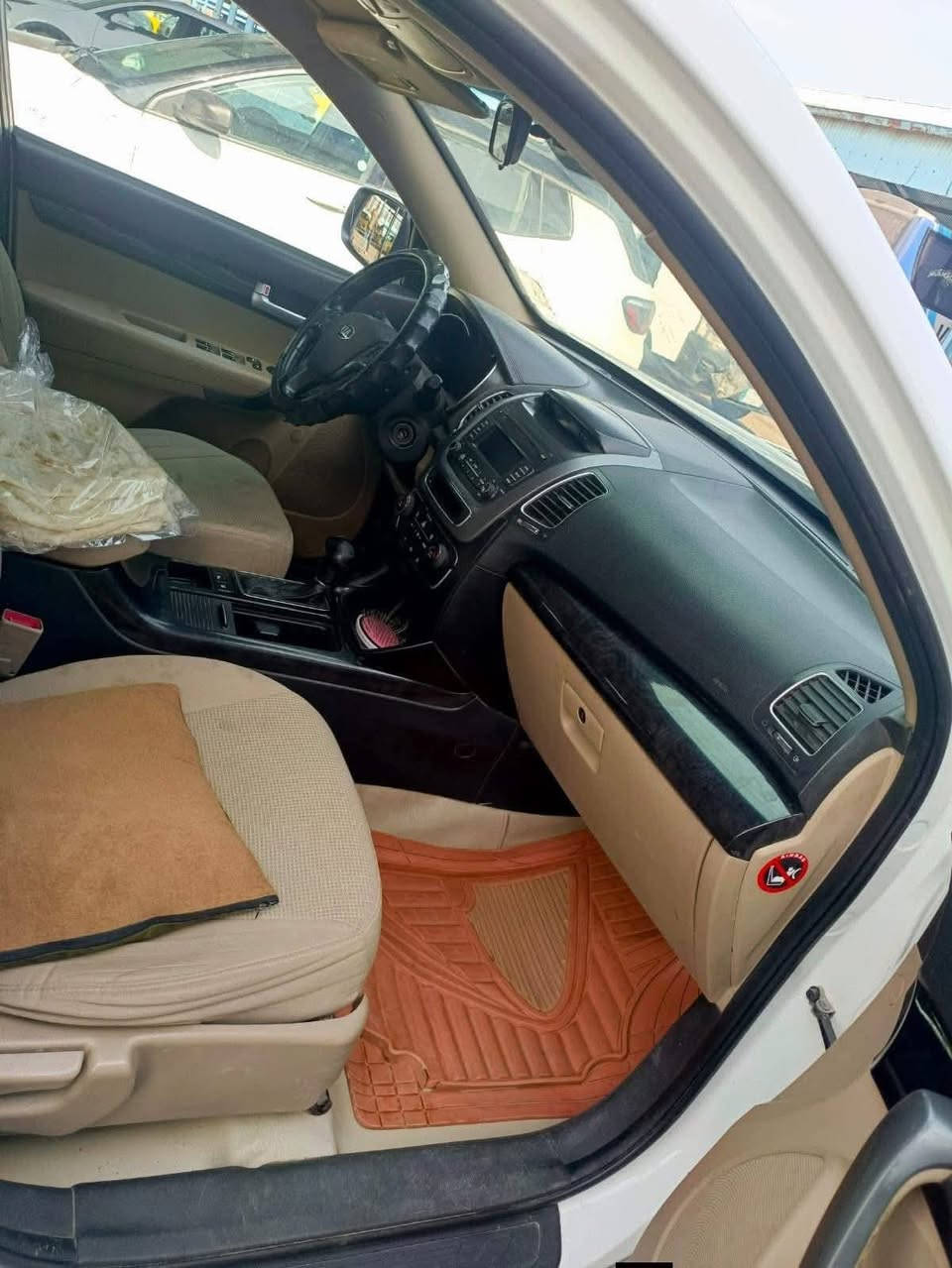 سورنتو موديل 2014 ماشيه 200 الف مكينه 4 سلندر 2400 DOCH مكينه والكير ما مفتوحات كفاله عامه بيها بس شبر بل بنيد سياره 7 راكب كامرات شفط حساسات امامي وخلفي السياره نضيفه شوفت عينكم سعرها 147 وبي مجال بسيط


**إذا كنت صاحب هذا الإعلان وتريد حذفه لأي سبب، رجاءا أرسل رسالة إلى الدعم الفني**