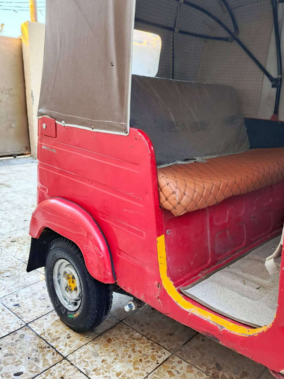 سلام عليكم تكتك للبيع مديل 18شهر سابع اوراق بسمي اصولي مكينه عشرين السعر 3800وبيه مجال لشراي ***********مكان كربلاء شهد الموضفين مامتواجد ع فيس
