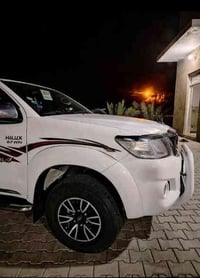 تيوتا هايلوكس موديل 2014 محرك 4V السياره جديده بمعنى الكلمه سياره كير ...