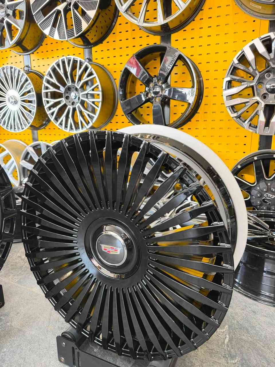 سلام عليكم
الاطارات ويل كاديلاك اسكاليد

موجودة 

حجم24

موديل 2025

مال موديل جديد 

Cadillac 

مال كاديلاك موديل جديد 2025

ويل جديد 

الاطارات جديد 

***********

اسعار دذلى واتساب***********
