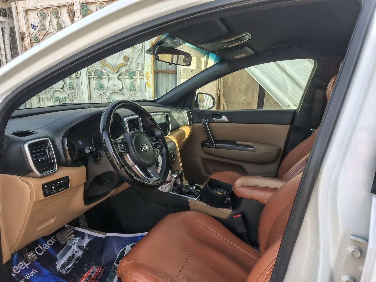 سبورتج خليجي موديل 20 بسمي نصفول معروفه سيارة شوف العين ومحتاج اريد ابيع وسعارهه معروفه ابيع جوه السوك بخمس اوراق وشراب يتصل مارد على التعليق *********** عارضهه 200$وبيهه مجال
