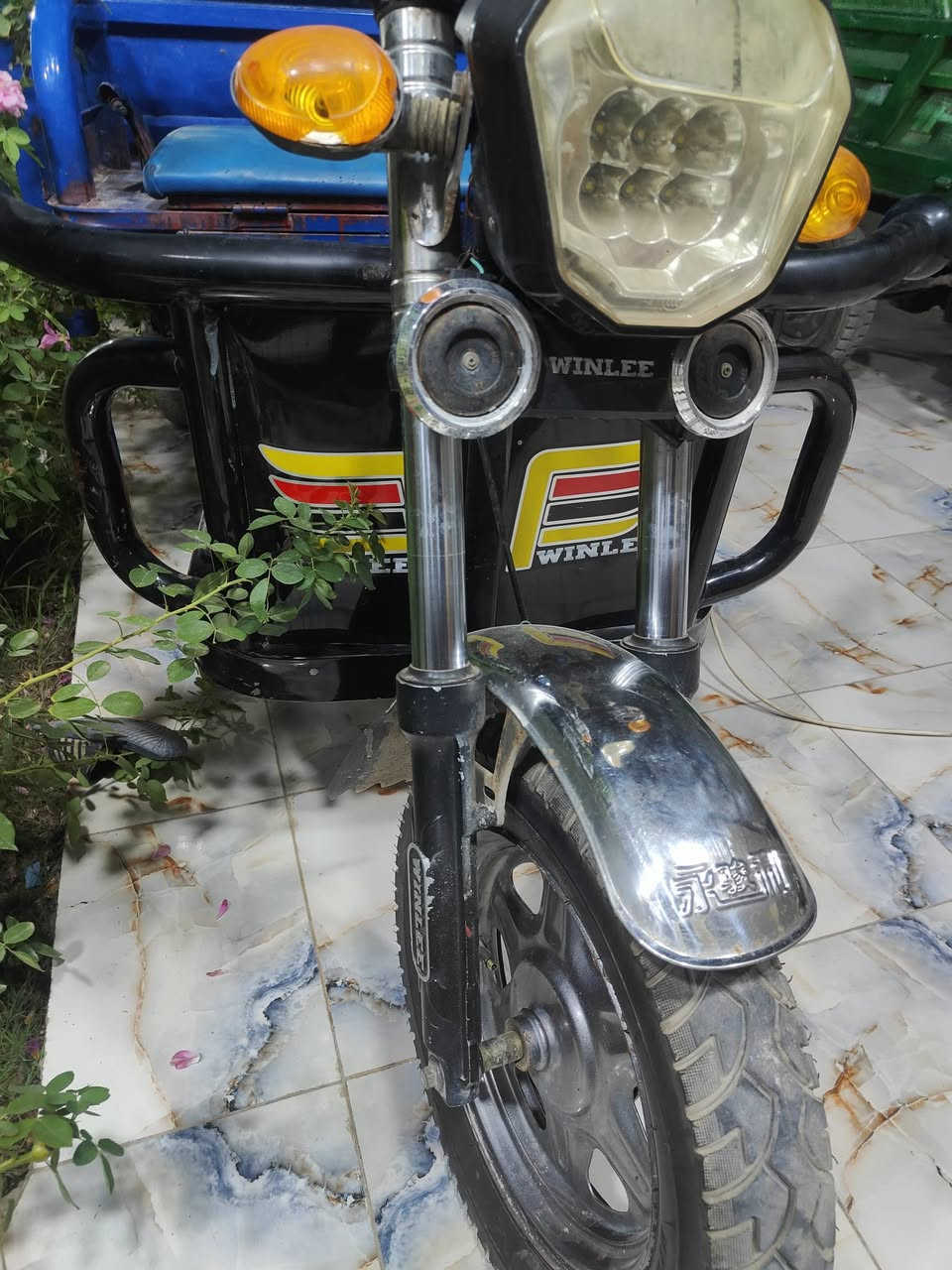 السلام عليكم ستوتة نوع وينلي نضيفه بلاديه  باتريات ع فحص كهربائيات كلها شغاله 
السعر 850 مكان يوسفيه الرشيد 
***********
***********
