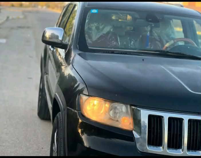 سلام عليكم جيب موديل 13 وارد امريكي بيه جاملغ اليمن فقط او بنيد كلير بدون حادث مكينه  كفاله عامه 3600 رقم بغداد بسمي تحويل ثاني يوم مواصفات فور ويل السياره فتحه سقف كشنات كهرابايه بصمه او بصمت ابواب تشغيل عن بعد تحكم ستيرن لايت زنون اصلي دمام خلفي كامره دواره حساسات خلفيه تبريد فول المكان بابل محاويل ***********
