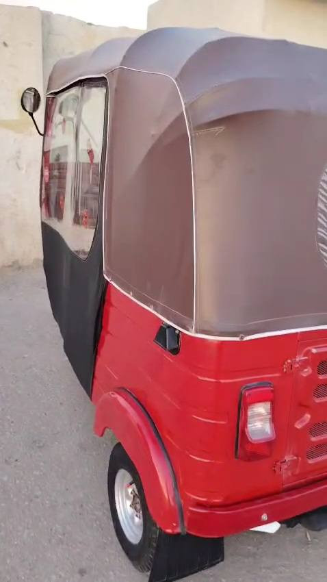 اسلام عليكم تكتك ٢٠ رقم وسنويه
الكشره كفاله ماعده تكحيل 

مكينه لاتنقيص لاتبخير تكتك مال جناي وجديده 

تخم تاير مشيف 

المكان المجر الكبير 

السعر ٦ ونص وبيها مجال للشراي 

الاستفسار ***********
