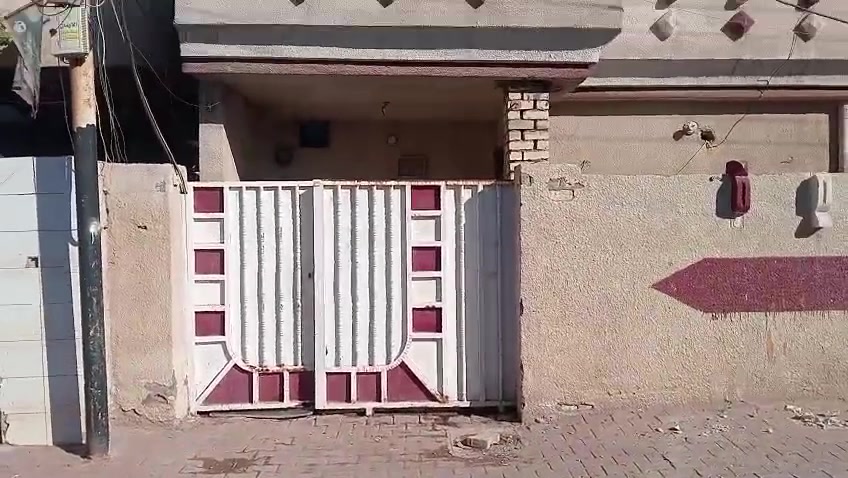 سلام عليكم بيت للبيع مال ورثه ١٥٠متر طابق واحد بناء قديم مثل ماموضح بالفيديو القسام كامل السعر ١٢٥بي مجال واستفسارات رقم تليفوني ***********هذه بي رقم واتساب الحسينيه مال راشديه قرب مطعم الامير
