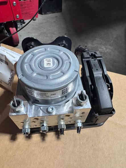 ارخص الاسعار✅
Abs  هوندا اكورد هايبرد 2023/2024/2025
1_صوره رقم 1 جديد وكالة هوندا امريكي          740$
2_صوره رقم 2 تفصيخ 2025 تورنك مع الفيشة  750$
3صوره رقم 3 تفصيخ 2024 نظيف جدا             690$
***********
محمد ماجد ✅
