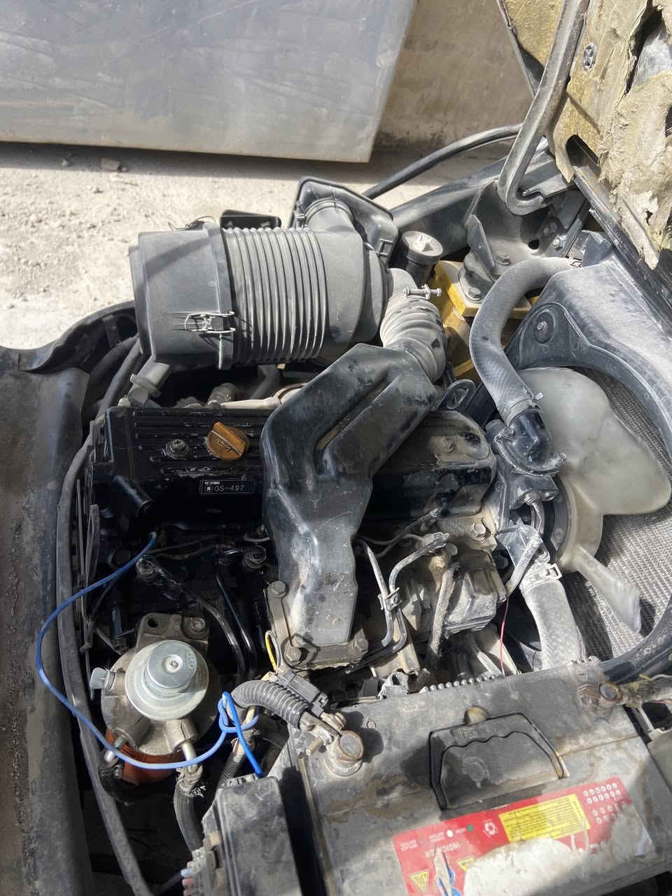 السلام عليكم رافعة شوكية 3 طن   ثلاث حركات .       2012  نوع كوماتسو  للبيع بيها خيط بخار  للاستفسار الاتصال على الرقم. ***********
